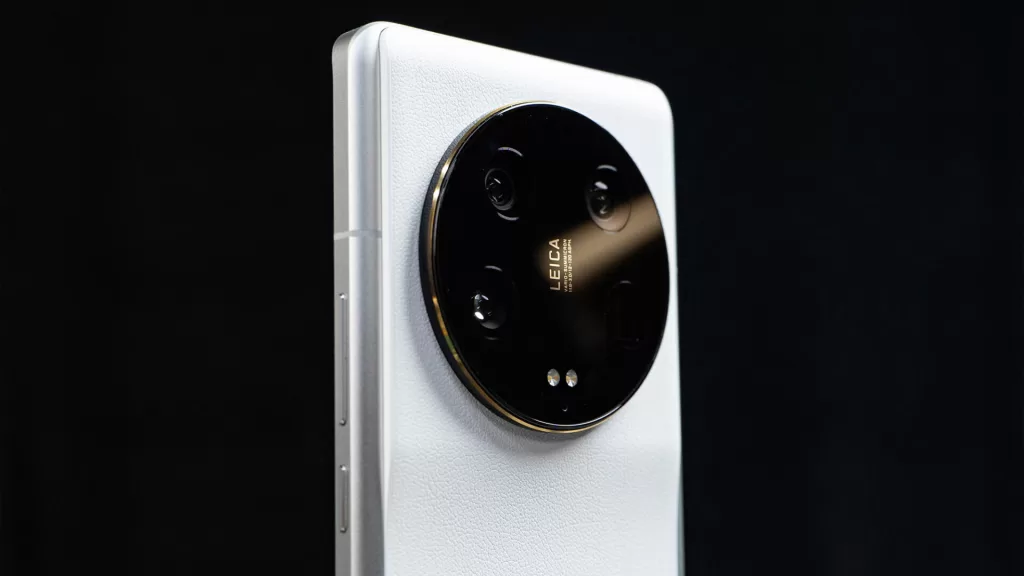 Xiaomi 14 ultra conta com módulo redondo e 4 câmeras Leica - Imagem: Divulgação Xiaomi