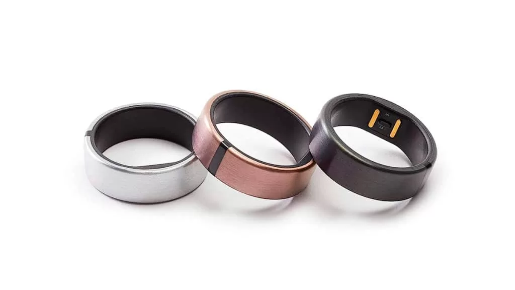 O Galaxy Ring, anel inteligente da Samsung, estará disponível em três cores diferentes.