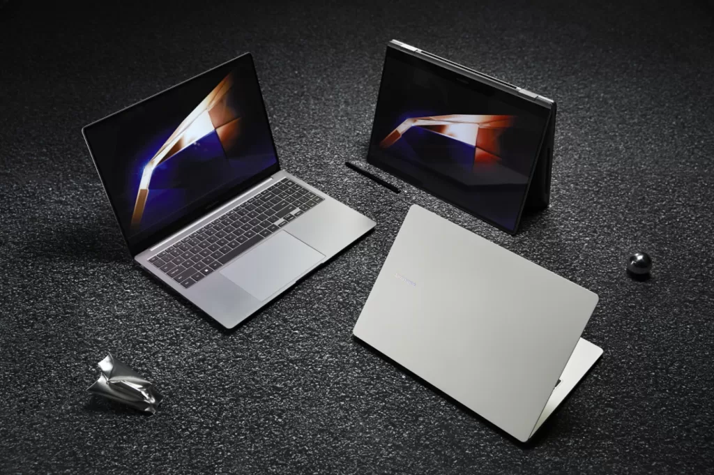 É viável empregar o laptop Galaxy Book4 como um monitor adicional. 