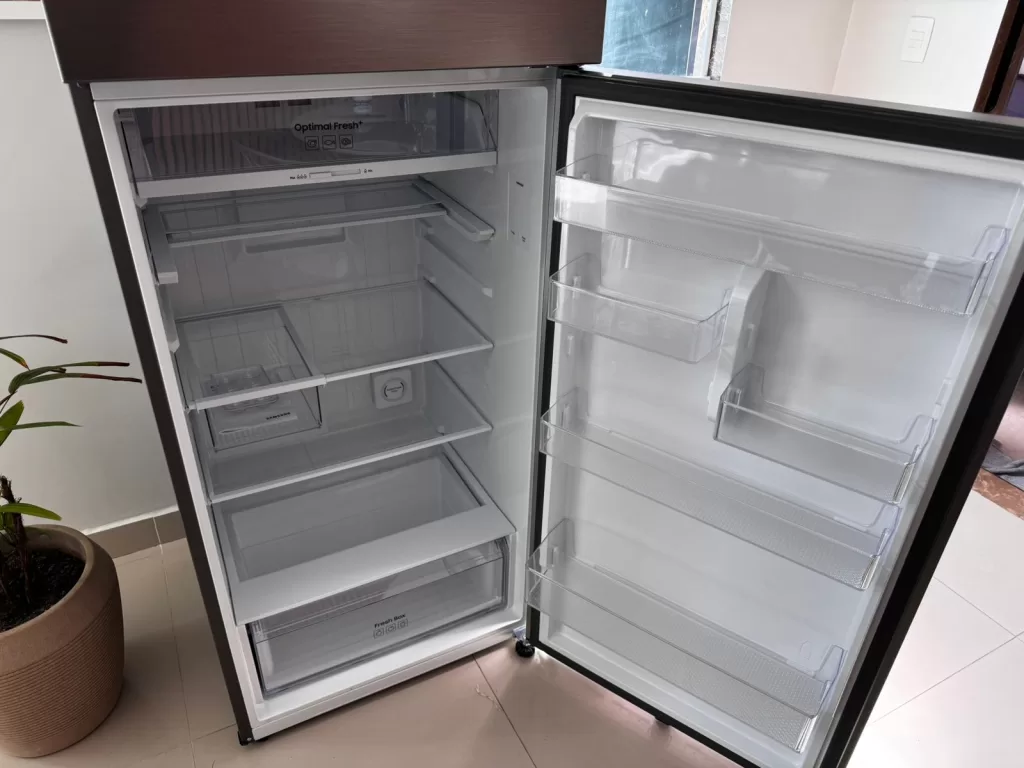 Durante os experimentos realizados, chegamos a uma constatação: o refrigerador Evolution RT53 se sobressai por sua abrangência e por possuir um estilo contemporâneo.