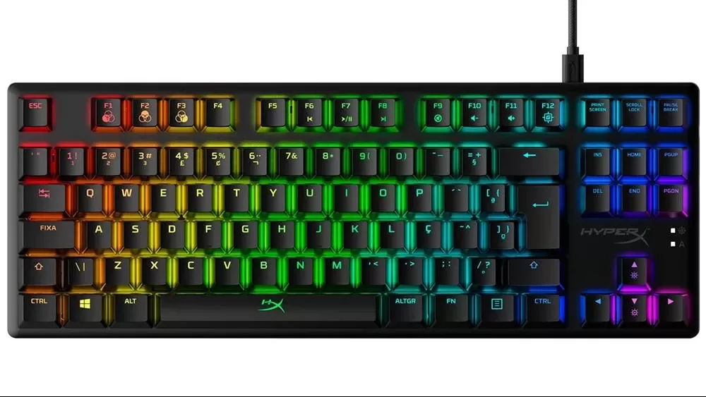 O teclado Alloy Origins, fabricado pela HyperX, chama atenção por sua característica compacta e leve em comparação com os outros itens da mesma marca.